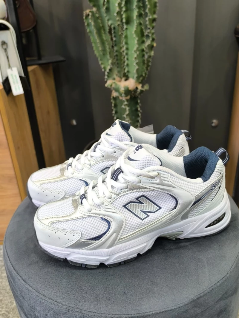 کتونی نیوبالانس 530