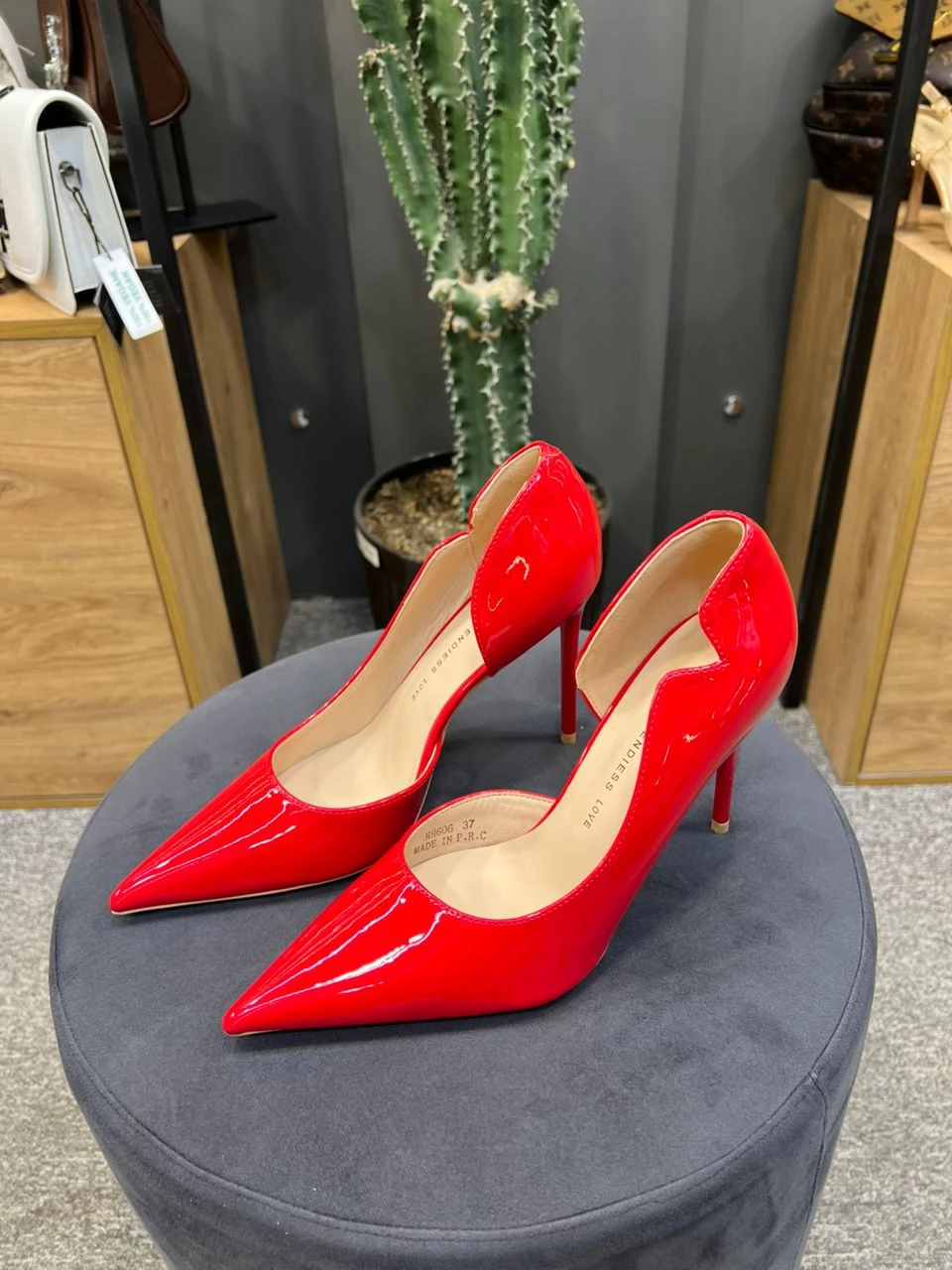 کفش برند تایو 