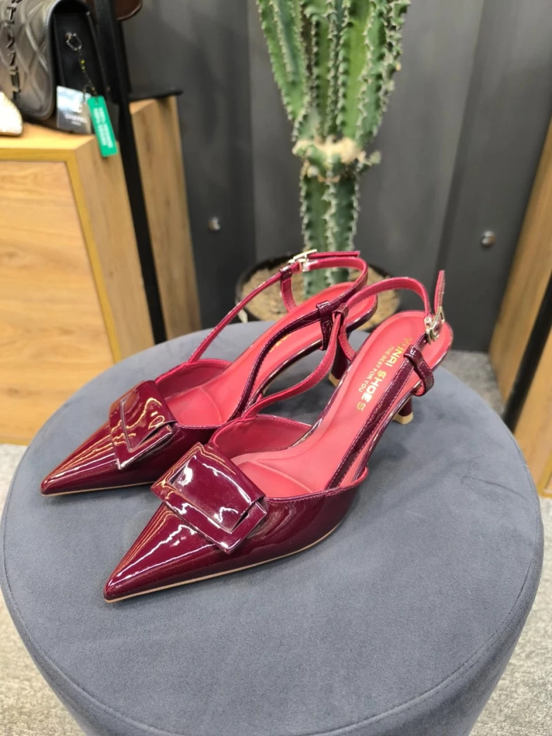 کفش برند یونای 