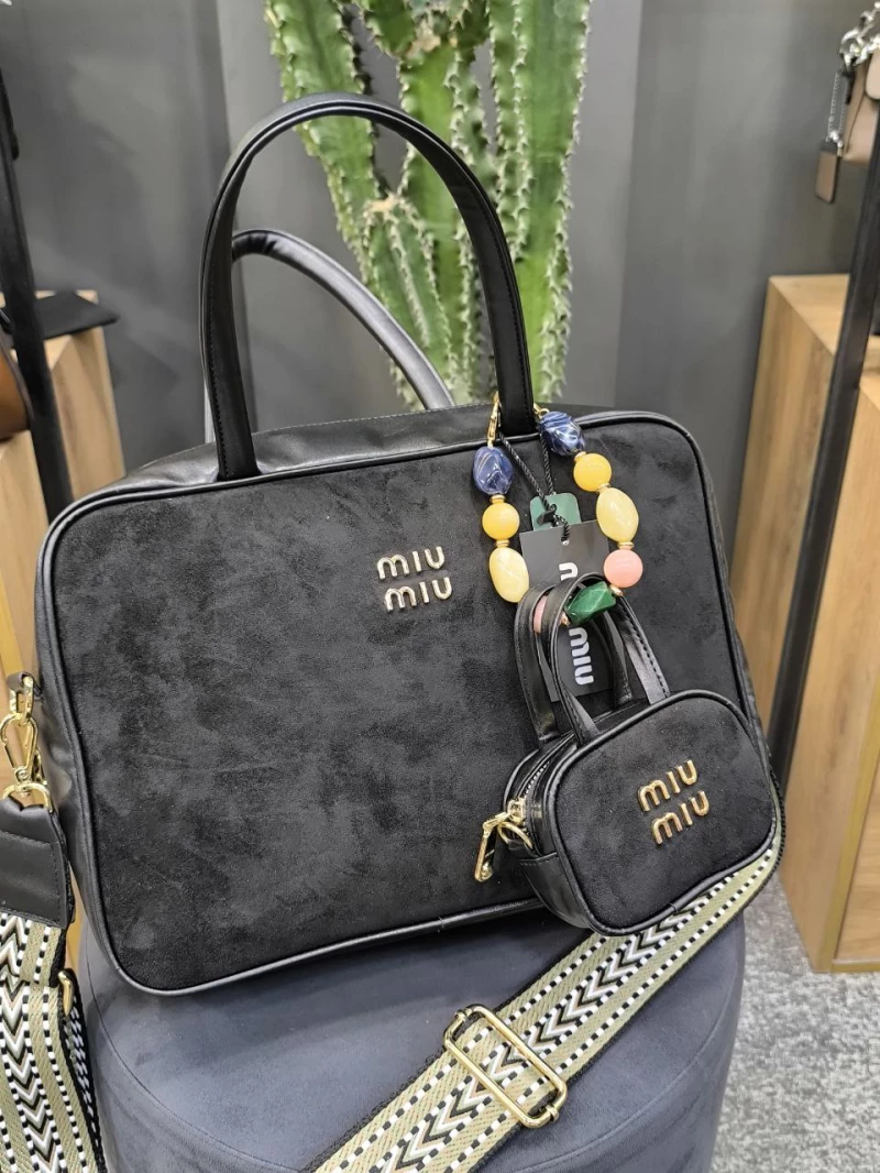 کیف برند میو میو 