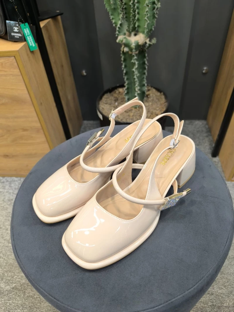 کفش برند لسکارپ